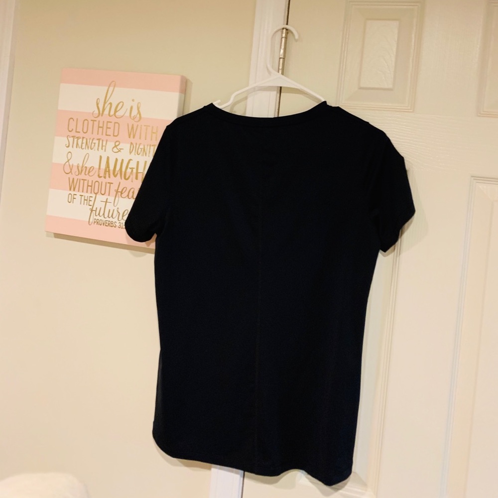 Black Under Armour T-Shirt - Picture 2 of 4